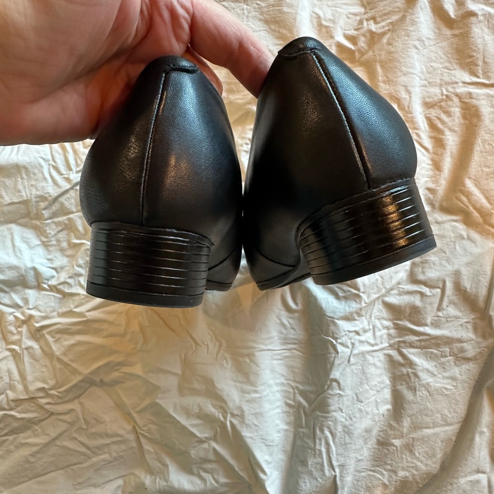 Trotters-women’s black leather loafer size 8.5 - Picture 4 of 8